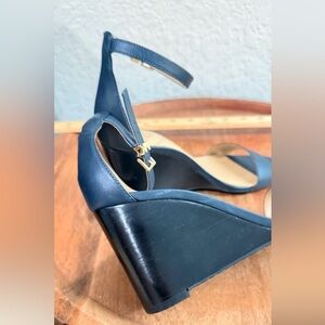 Women’s shoes